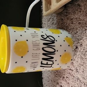 Scentsy  "When life gives you lemons" Warmer